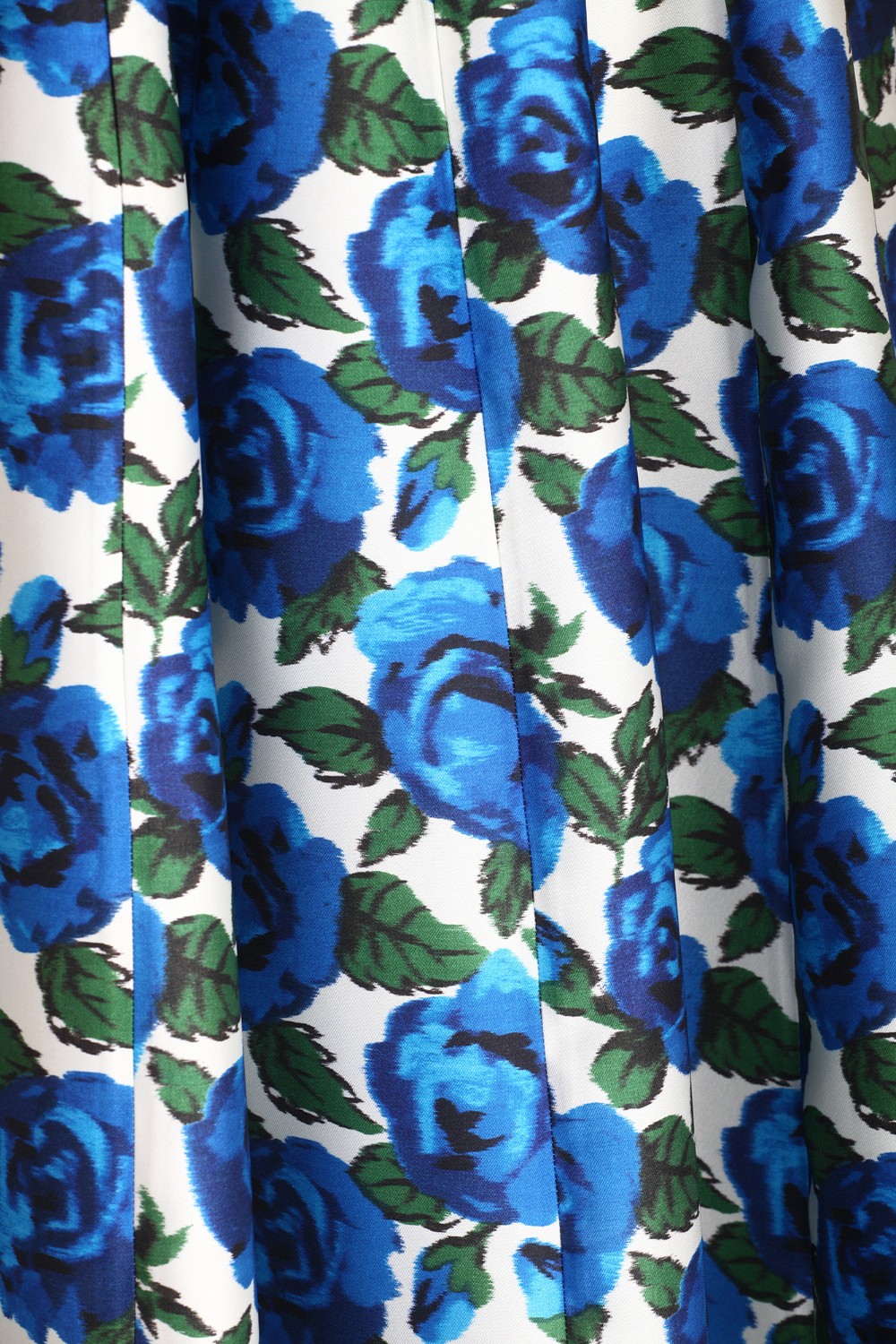 shop PHILOSOPHY Saldi Gonna: Philosophy gonna in radzmir Flower Bloom.
Vita alta longuette.
Aderente sul punto vita si apre ampia e svasata al fondo.
Stampa rose all over.
Due tasche laterali.
Chiusura sul dietro con zip a scomparsa.
Composizione: 100% poliestere. 
Fabbricato in Slovenia.. 0114 0735-A1003 number 5231111